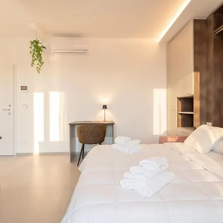 The Essential V Apartament Bari