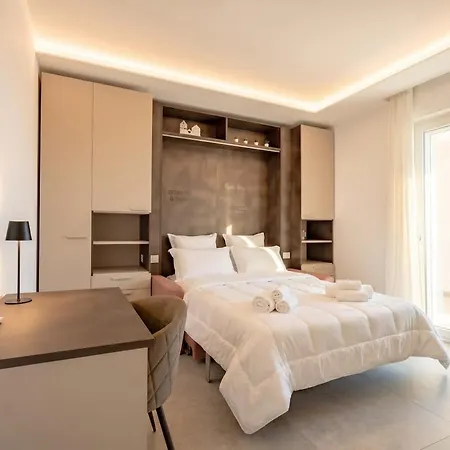 The Essential V Apartament
